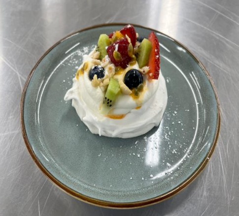 Pavlova Cake Whole